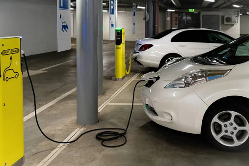 Como funciona a energia solar para carros elétricos